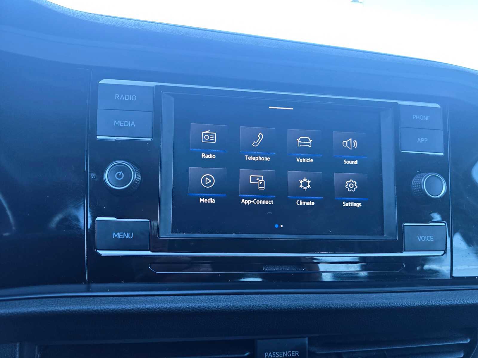 Used 2024 Volkswagen Jetta SE image 28