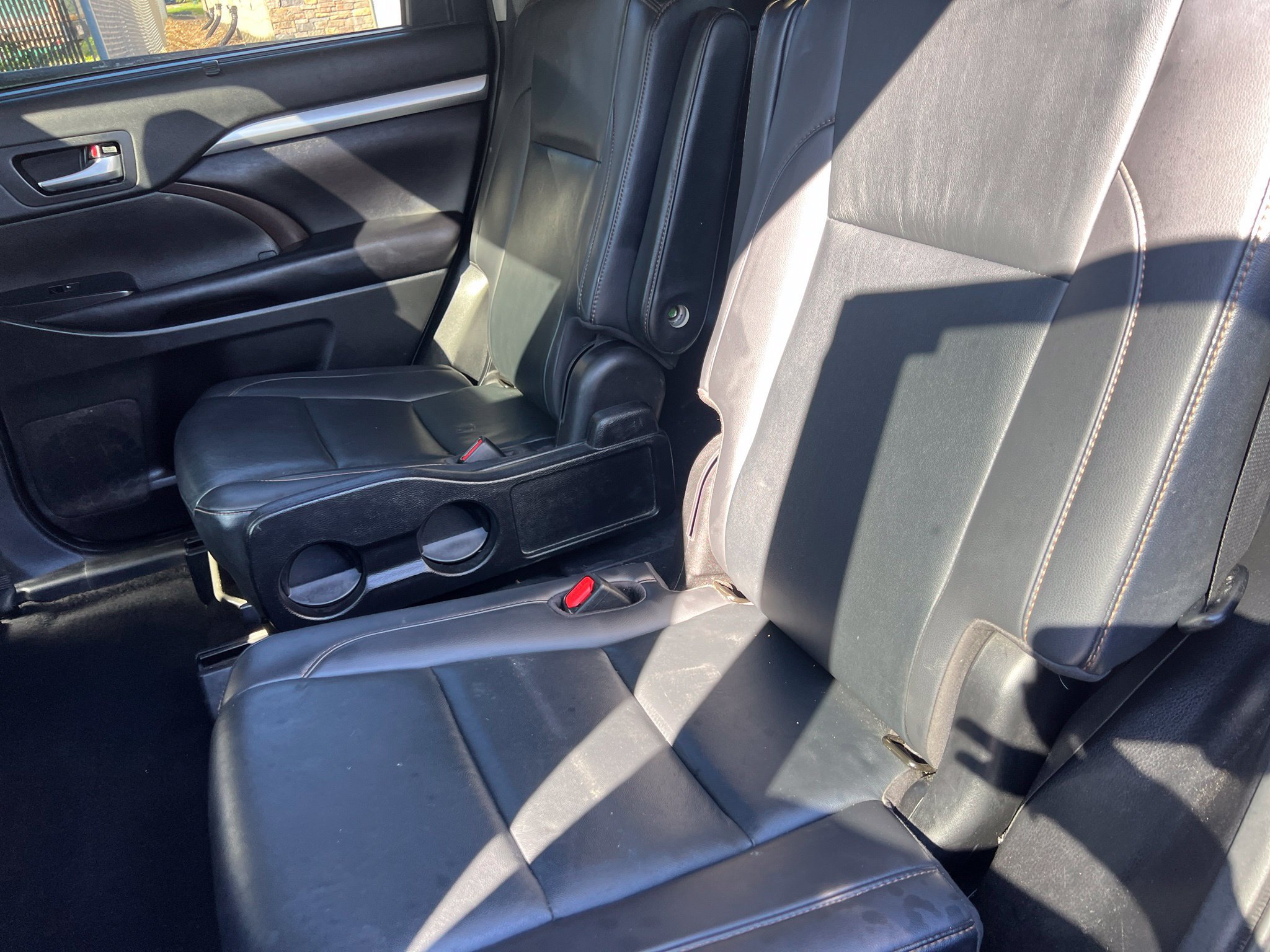 Used 2019 Toyota Highlander XLE AWD/4WD image 15