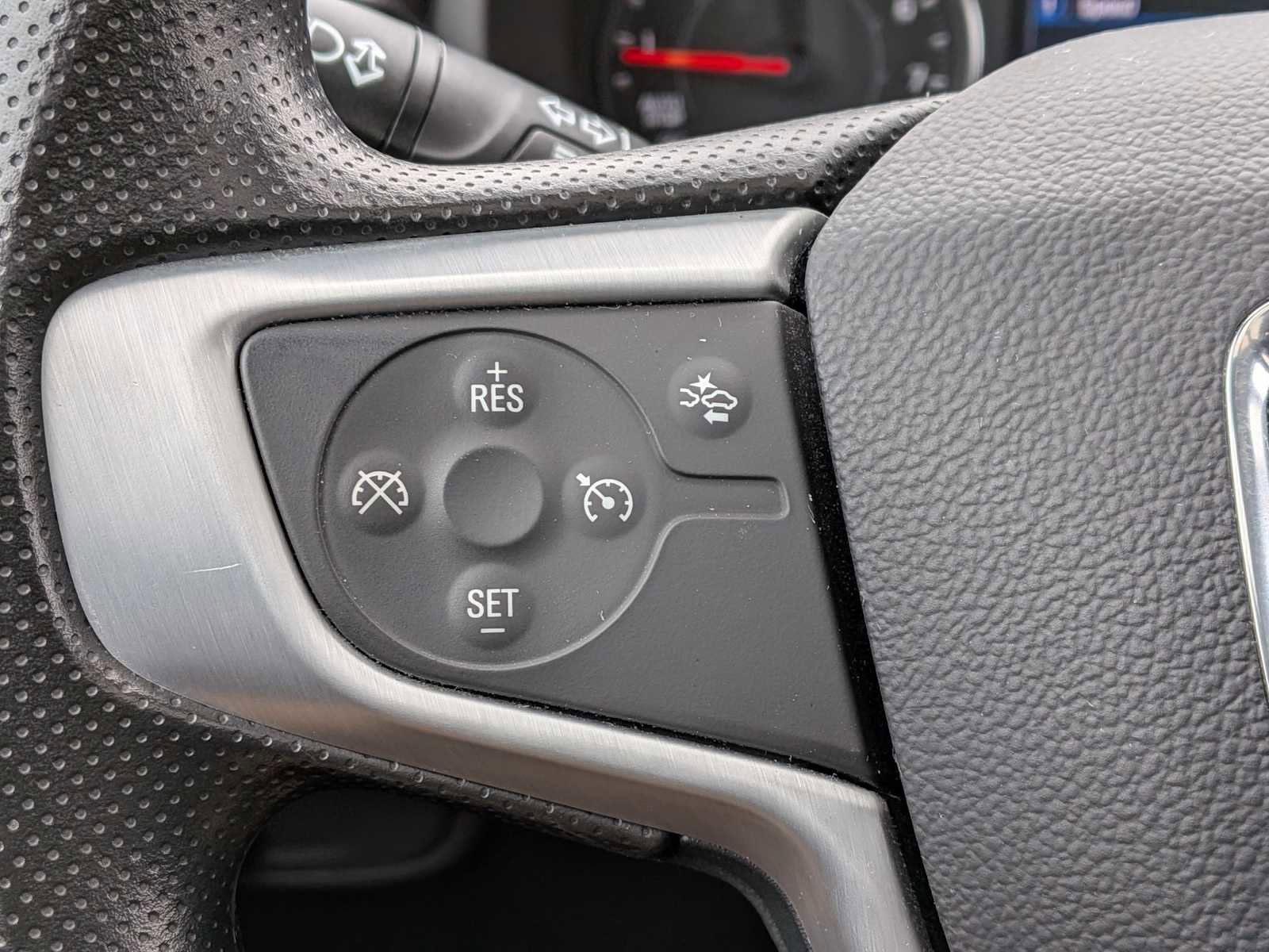 Used 2023 GMC Terrain SLE w/ Driver Convenience Package image 23