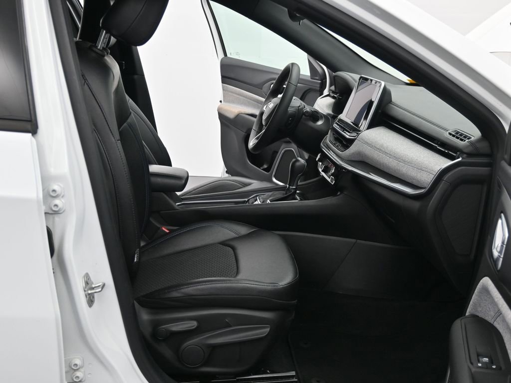 Used 2025 Jeep Compass Latitude image 13