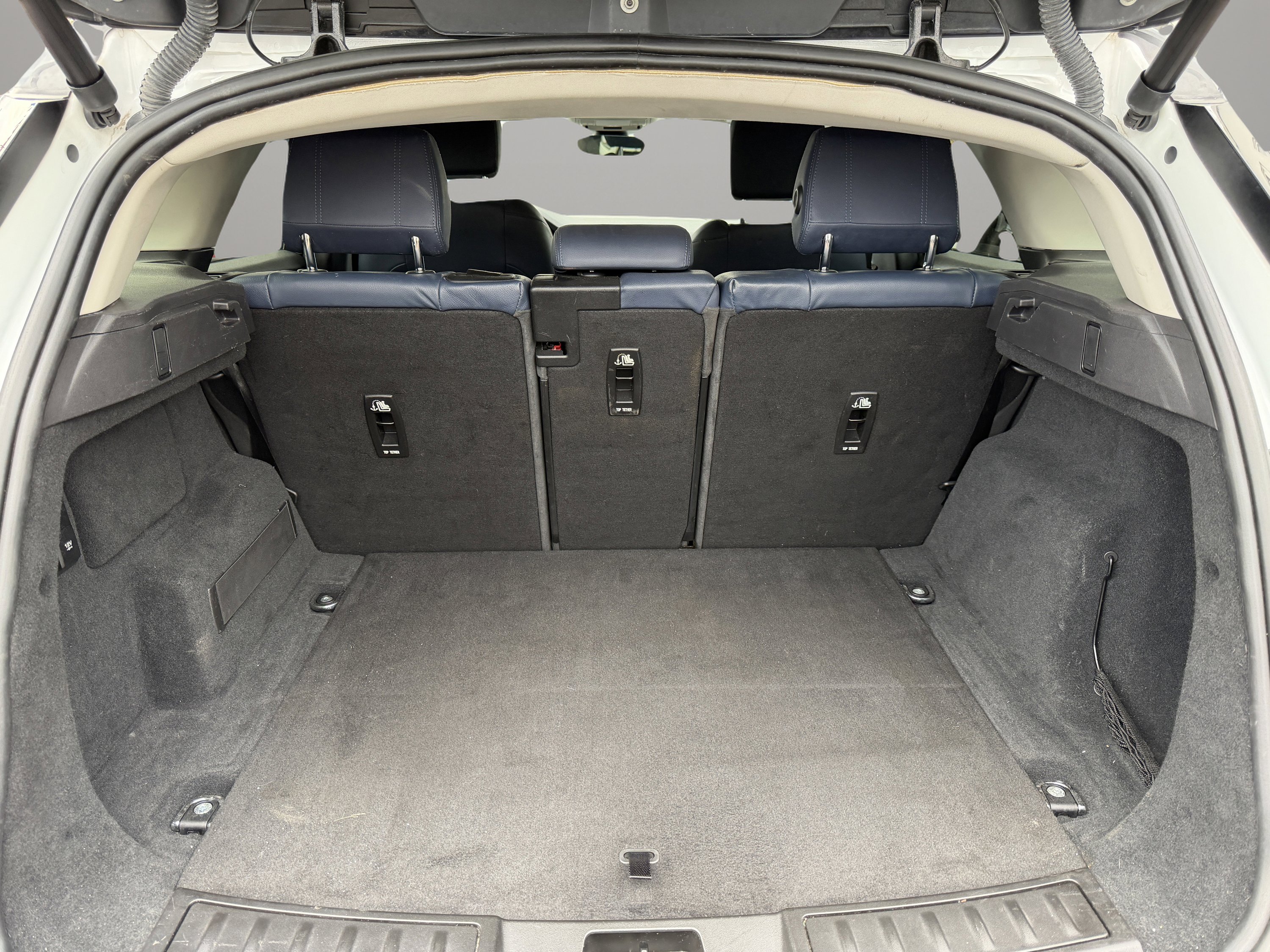 Used 2020 Land Rover Range Rover Evoque S image 47