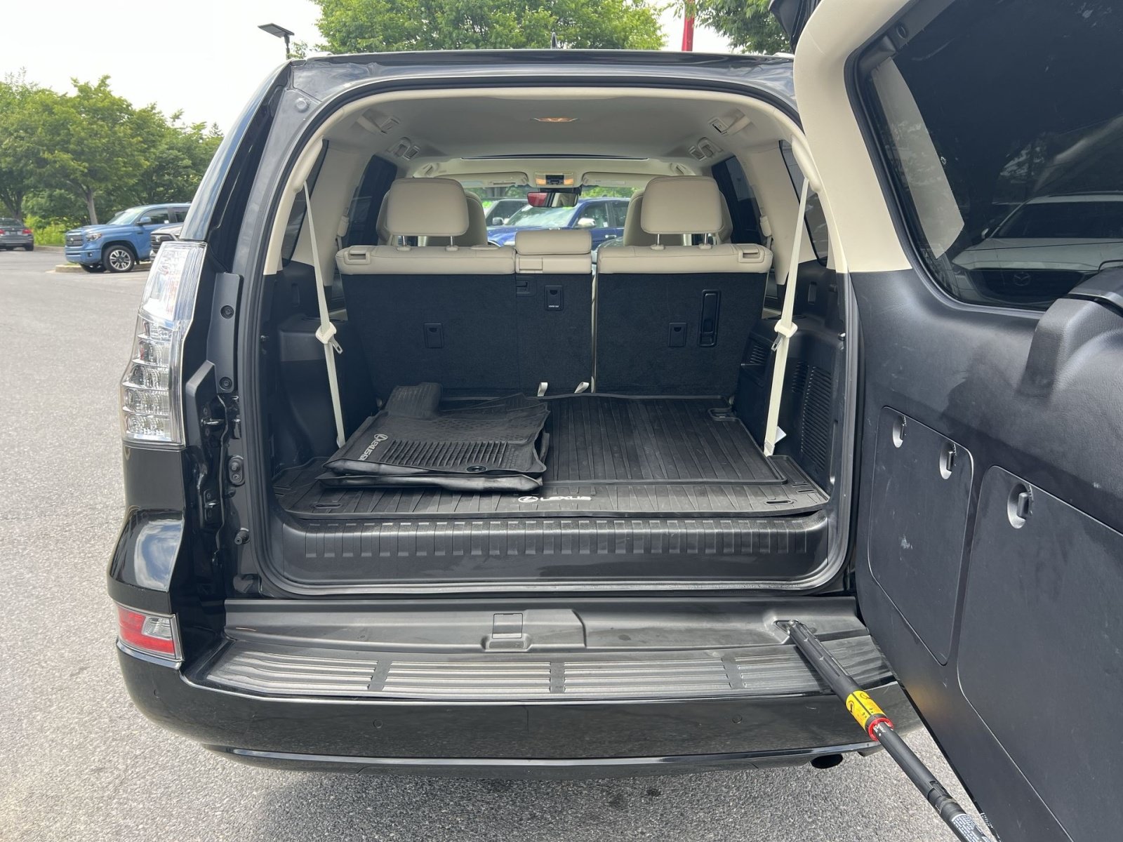 Used 2023 Lexus GX 460 Premium w/ Premium Package AWD/4WD image 26