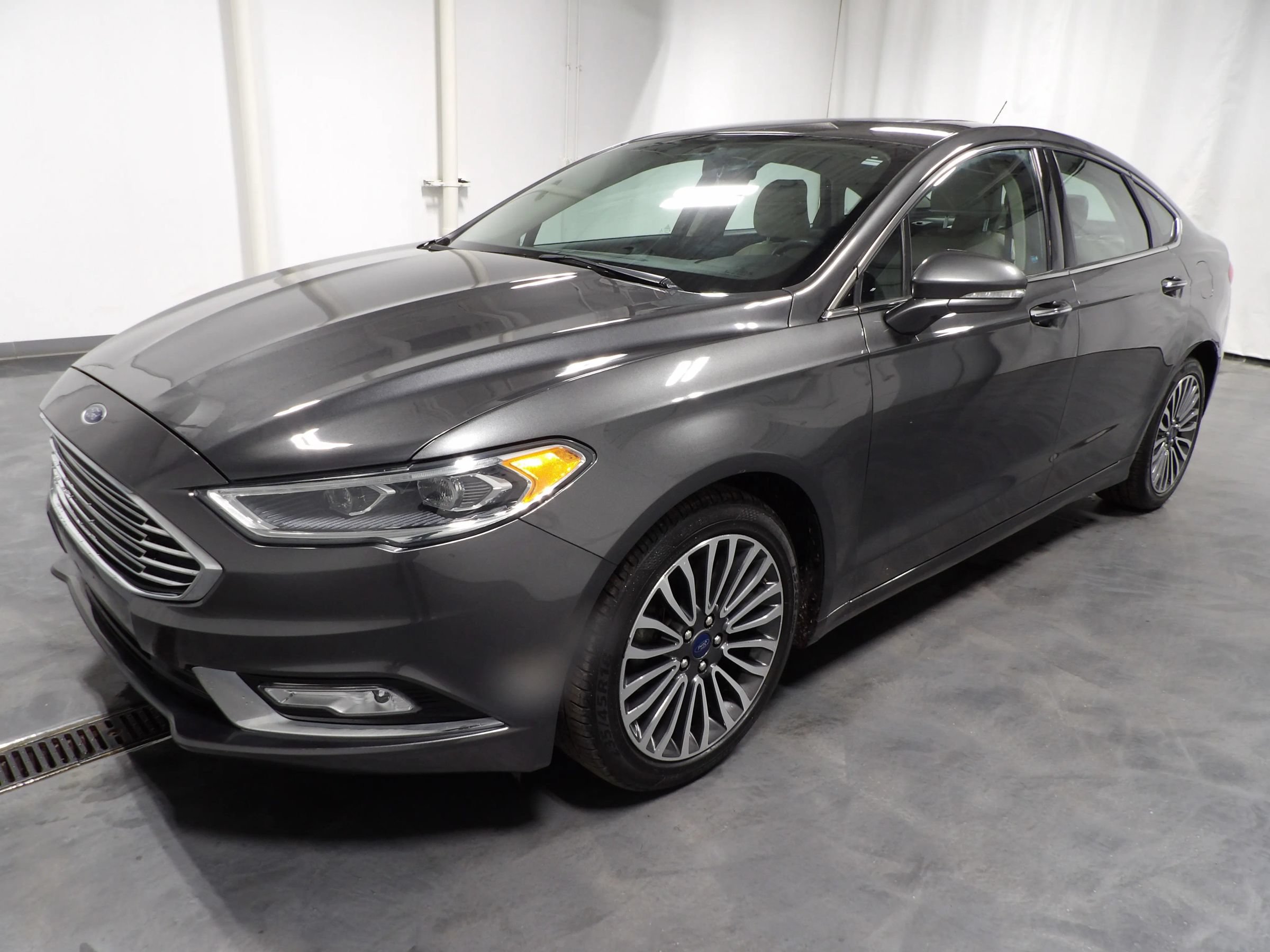 Used 2018 Ford Fusion Titanium AWD/4WD image 3