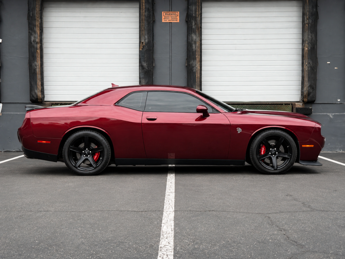 Used 2022 Dodge Challenger SRT Hellcat RWD image 2