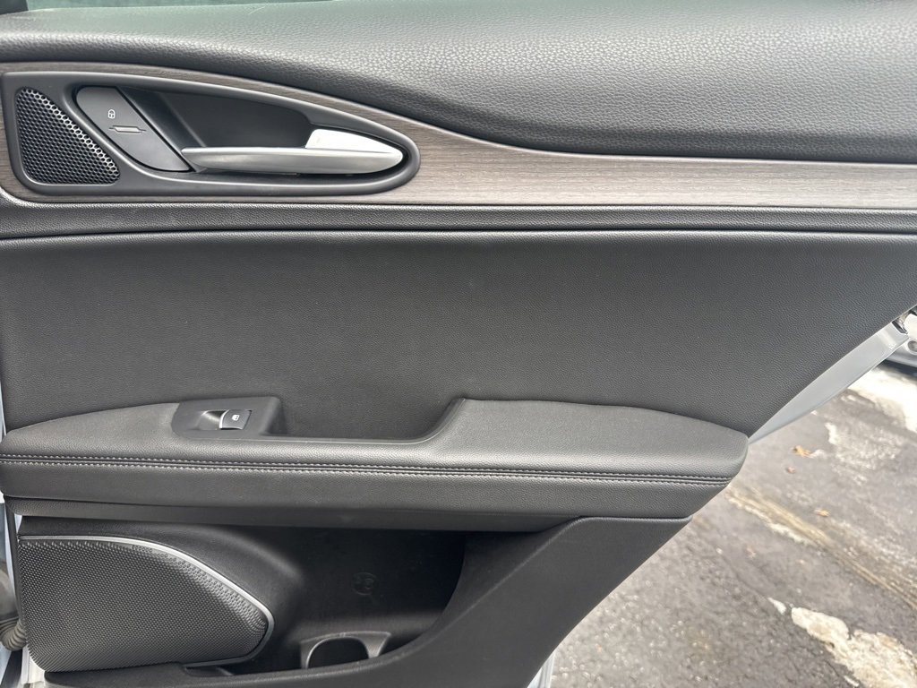 Used 2023 Alfa Romeo Stelvio Ti image 58