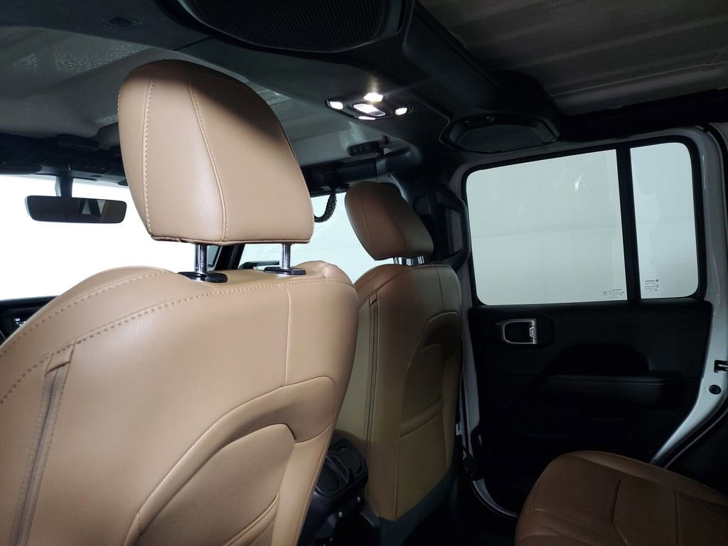 Used 2020 Jeep Wrangler Unlimited Sahara image 11