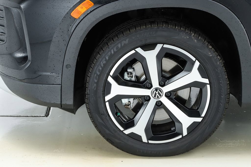 New 2026 Volkswagen Tiguan SE image 44