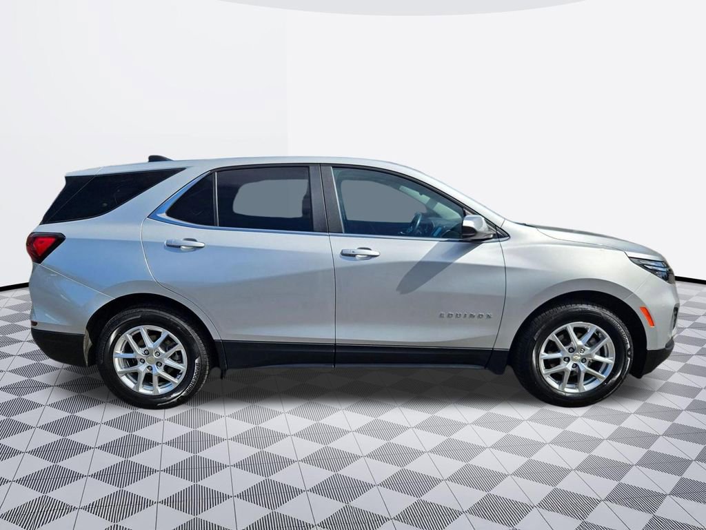 Used 2022 Chevrolet Equinox LT w/ Driver Convenience Package image 7