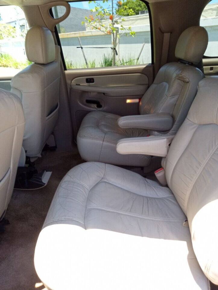 Used 2002 Chevrolet Suburban LT RWD image 14