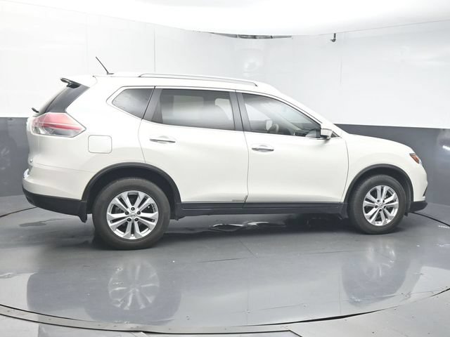 Used 2015 Nissan Rogue SV w/ SV Premium Package FWD image 3