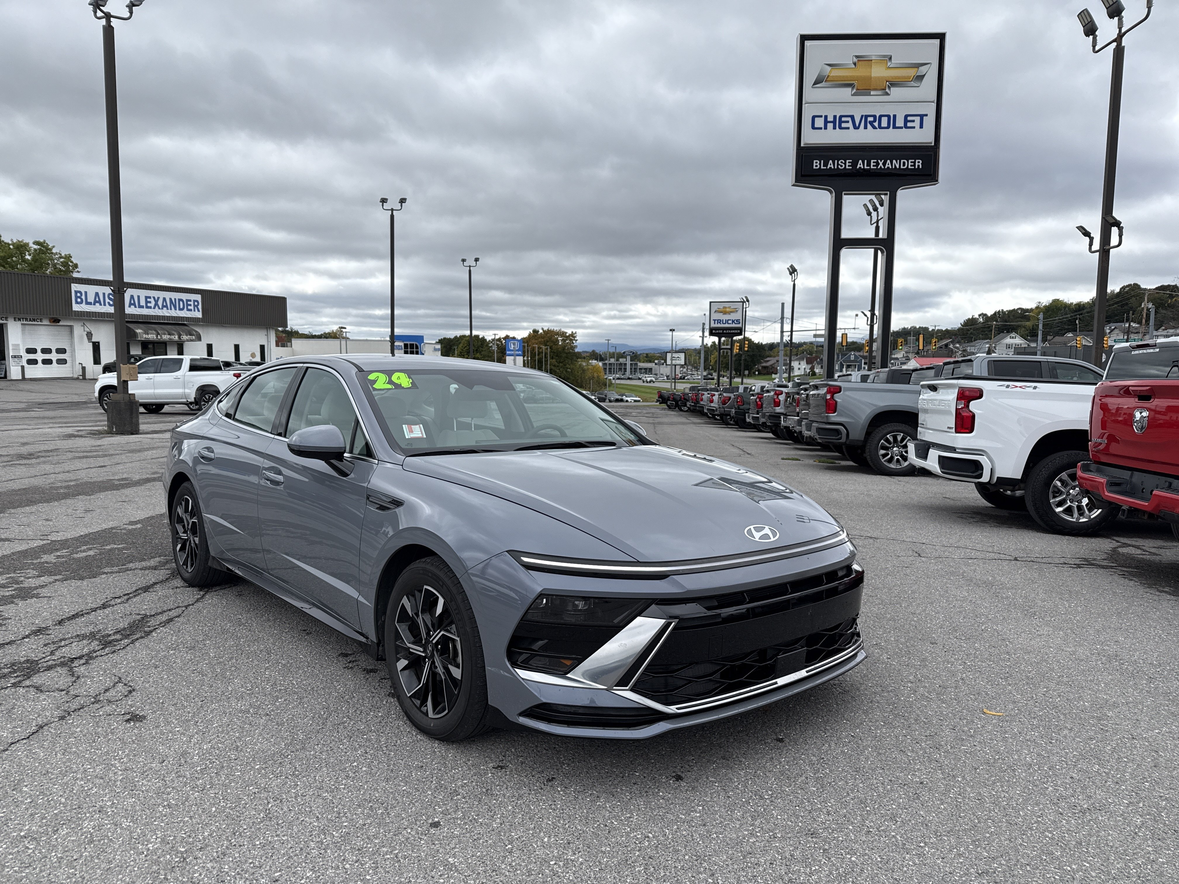 Used 2024 Hyundai Sonata SEL AWD/4WD image 1