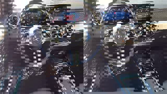 Certified 2025 Mercedes-Benz GLB 250 4MATIC image 39