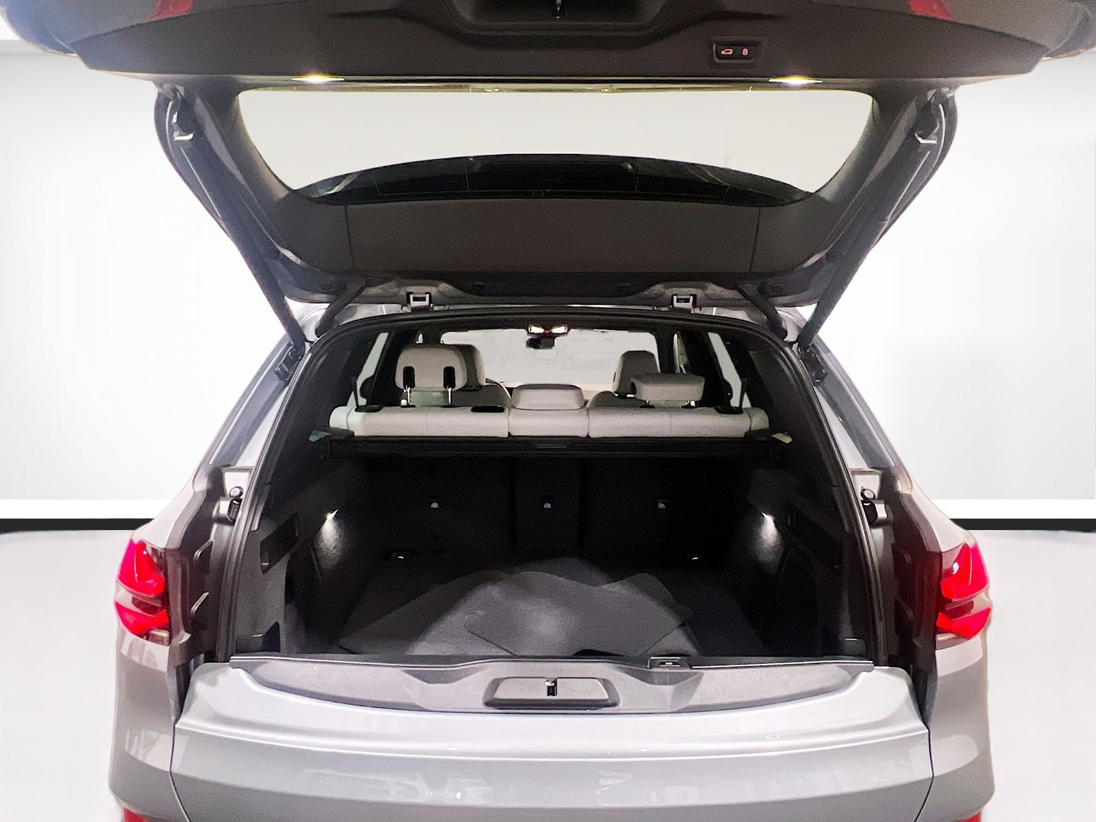 Used 2024 BMW X5 sDrive40i w/ Premium Package RWD image 21