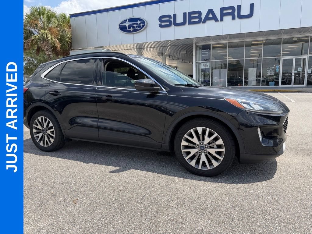 Used 2020 Ford Escape Titanium FWD video 1