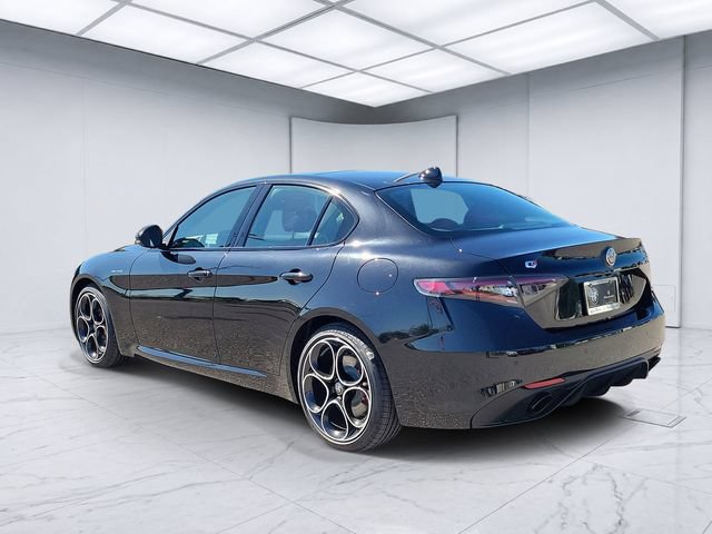 New 2026 Alfa Romeo Giulia w/ Driving Assist Package RWD image 3