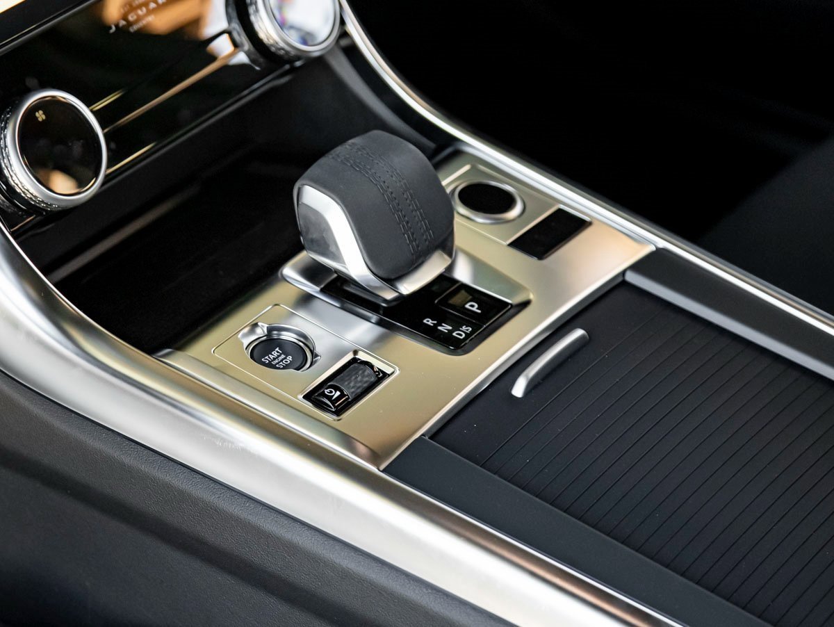 New 2024 Jaguar XF R-Dynamic SE image 18