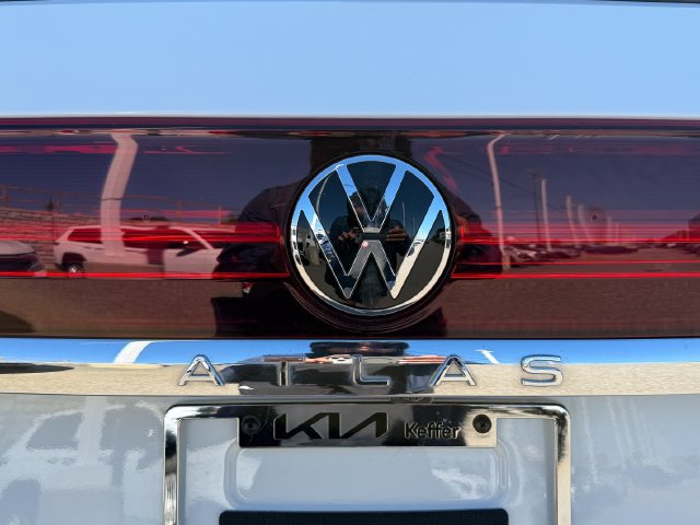 Used 2024 Volkswagen Atlas SE FWD image 13