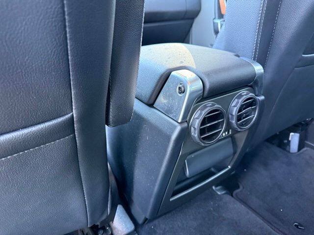 Used 2015 Land Rover LR4 HSE AWD/4WD image 30
