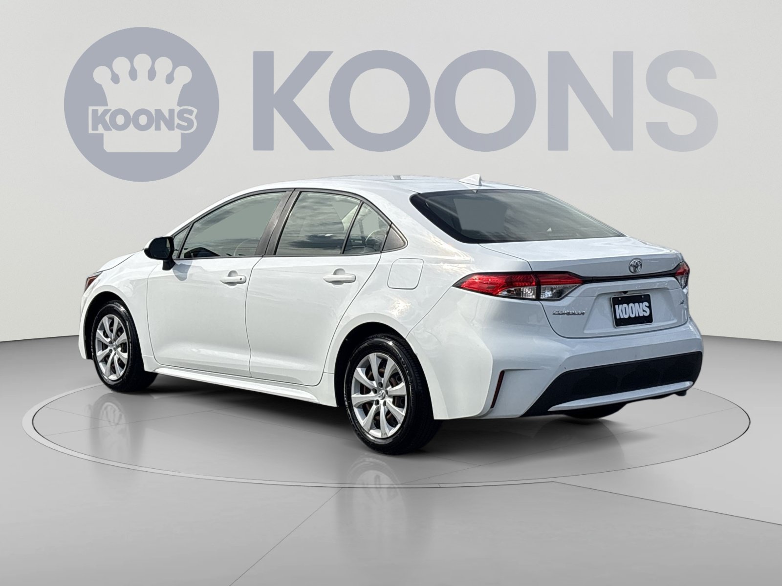 Used 2021 Toyota Corolla LE FWD image 4
