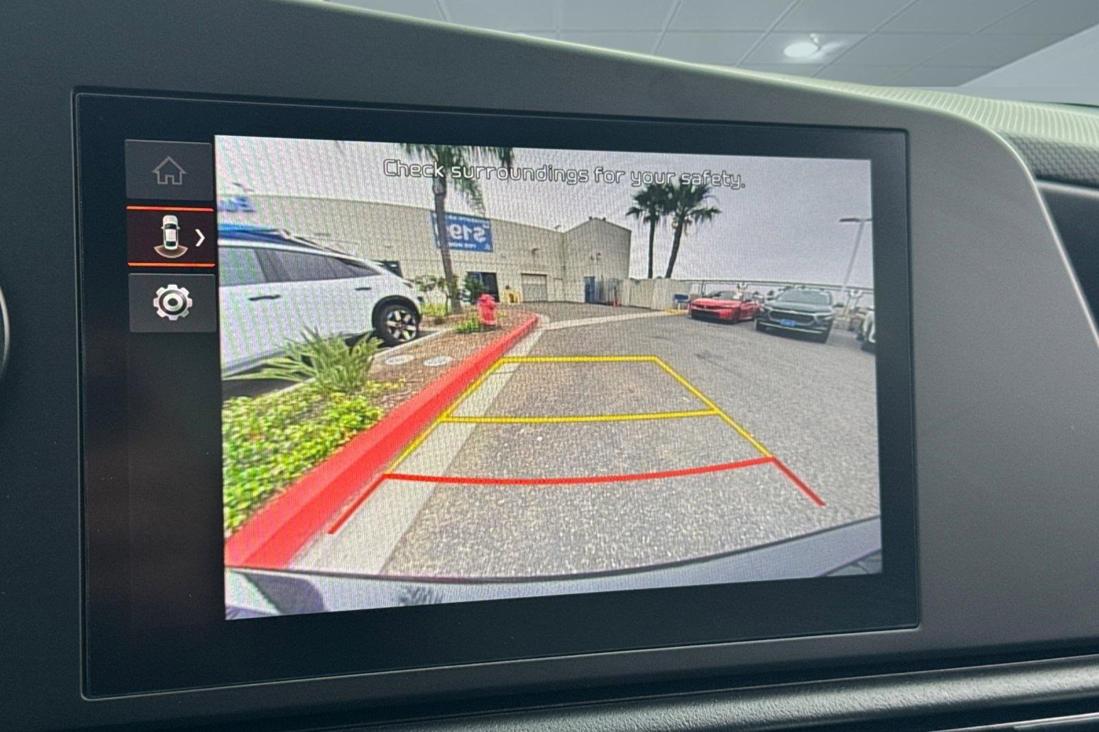 Used 2024 Kia Niro LX FWD image 24