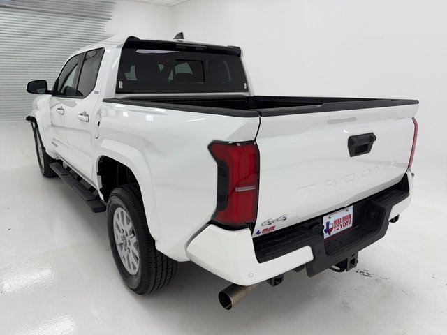 Used 2025 Toyota Tacoma SR5 w/ SR5 Upgrade Package image 38