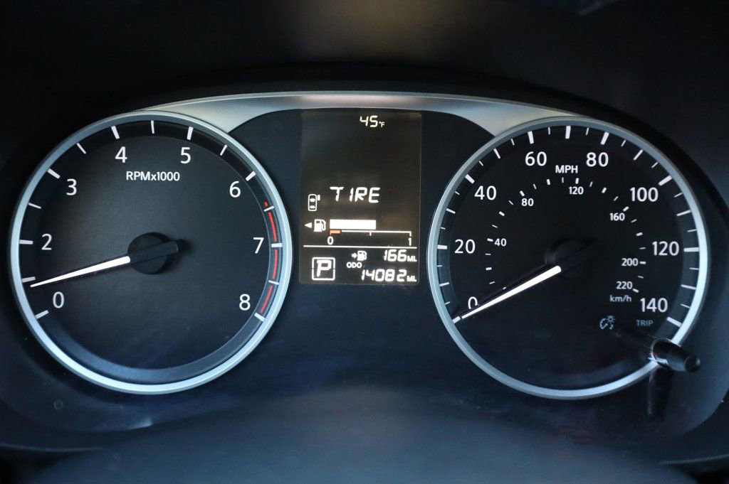 Used 2025 Nissan Versa S w/ Trunk Package image 39