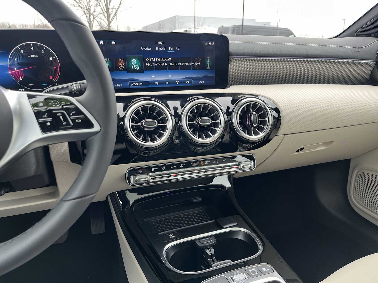 Used 2025 Mercedes-Benz CLA 250 4MATIC image 42