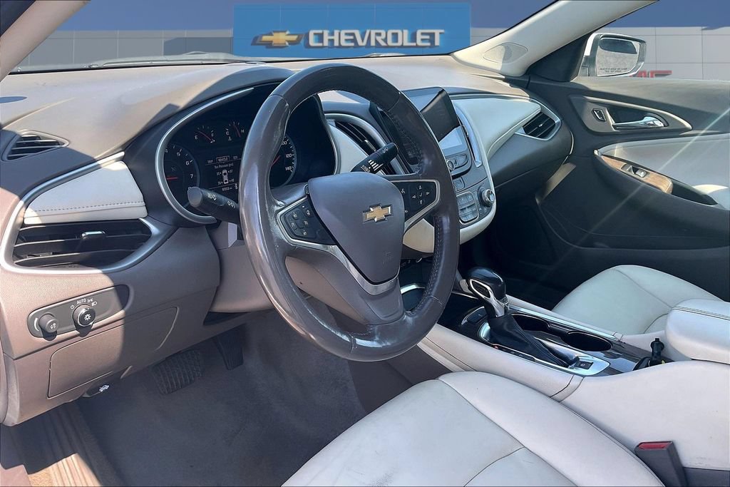 Used 2022 Chevrolet Malibu LT w/ Leather Package FWD image 17