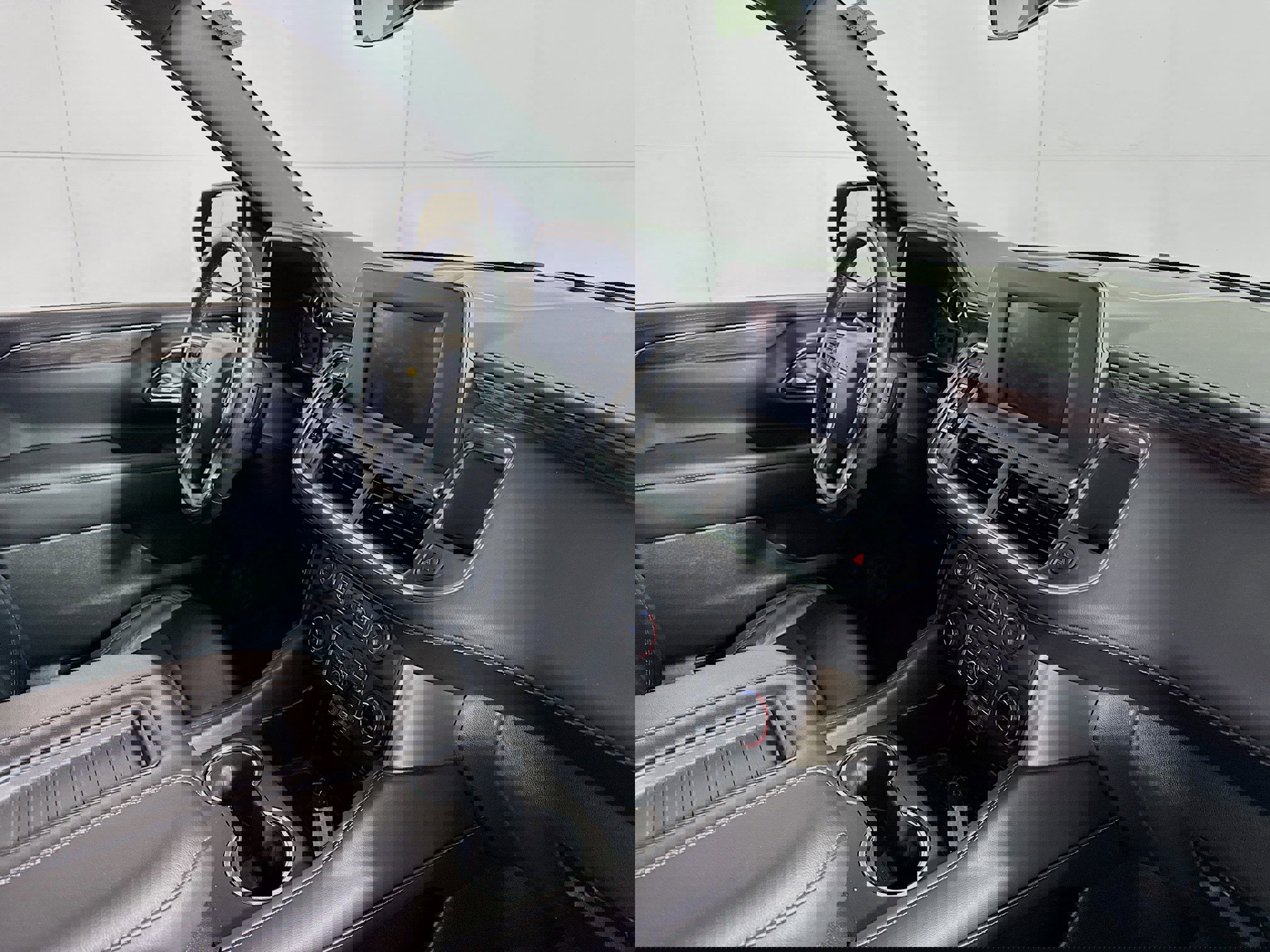 Used 2022 Chevrolet Suburban LS image 27