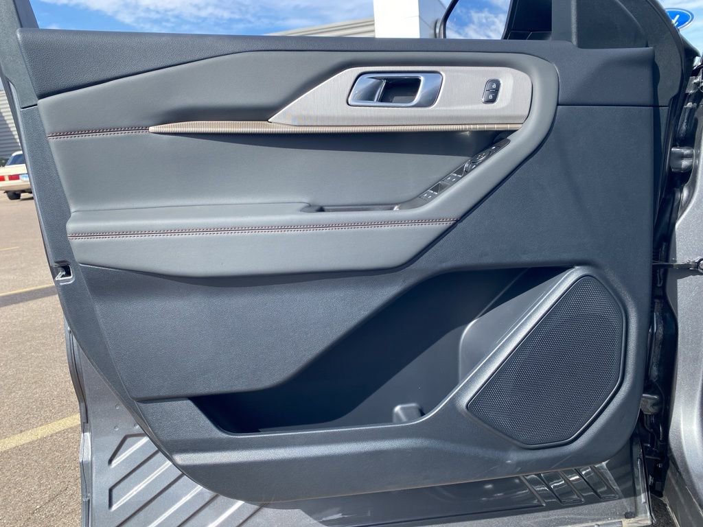 New 2025 Ford Explorer Active image 20