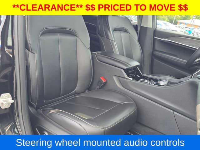 Used 2023 Jeep Grand Cherokee L Limited w/ Black Appearance Package AWD/4WD image 17