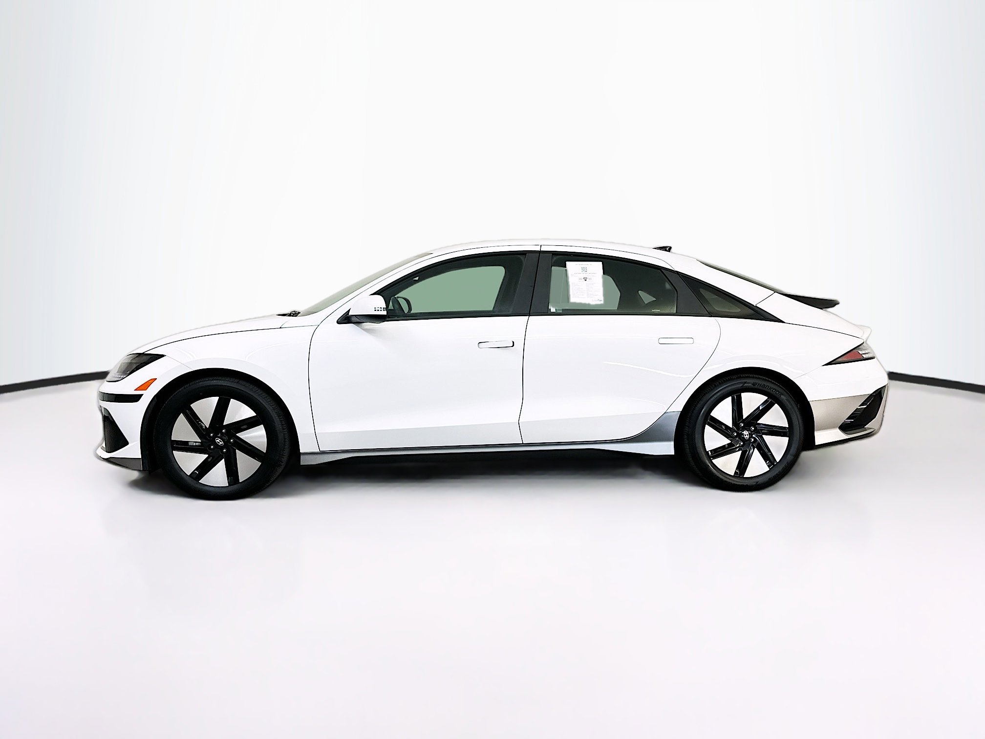 Used 2024 Hyundai Ioniq 6 SE AWD/4WD image 4