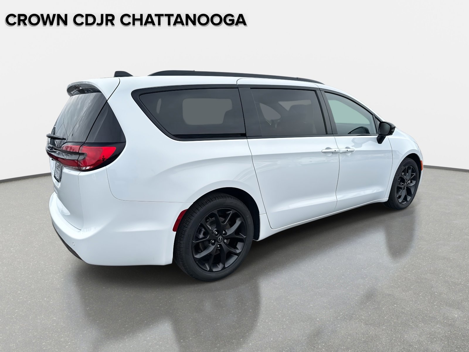 New 2026 Chrysler Pacifica Select image 4