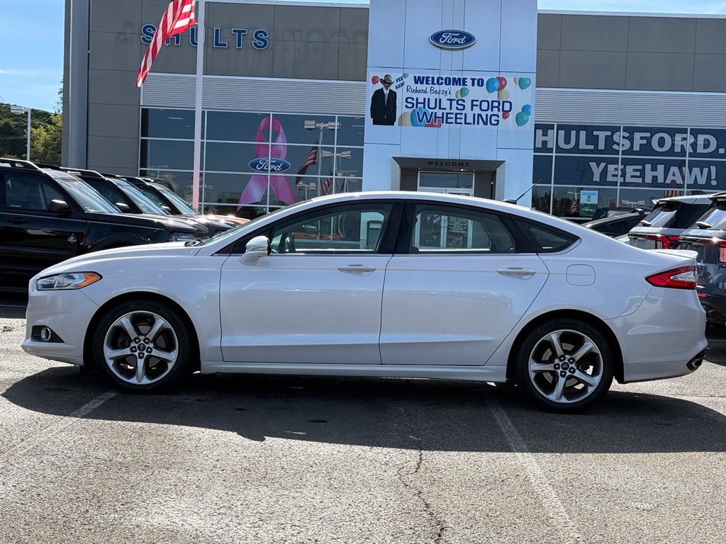 Used 2015 Ford Fusion SE w/ Equipment Group 201A FWD image 2