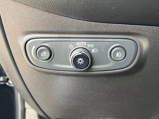 Used 2023 Chevrolet Equinox Premier AWD/4WD image 23