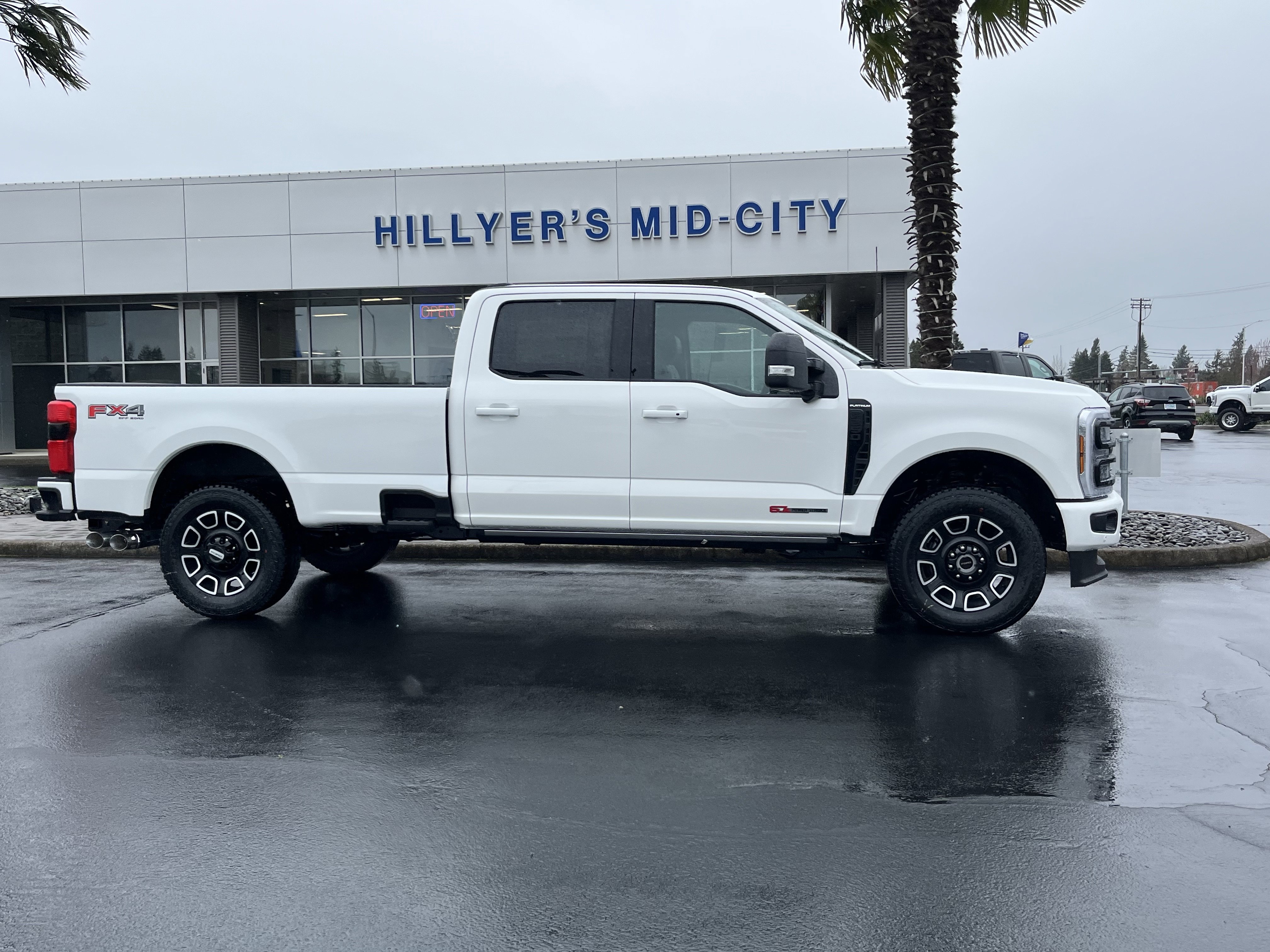 New 2026 Ford F350 Platinum w/ FX4 Off-Road Package AWD/4WD image 2