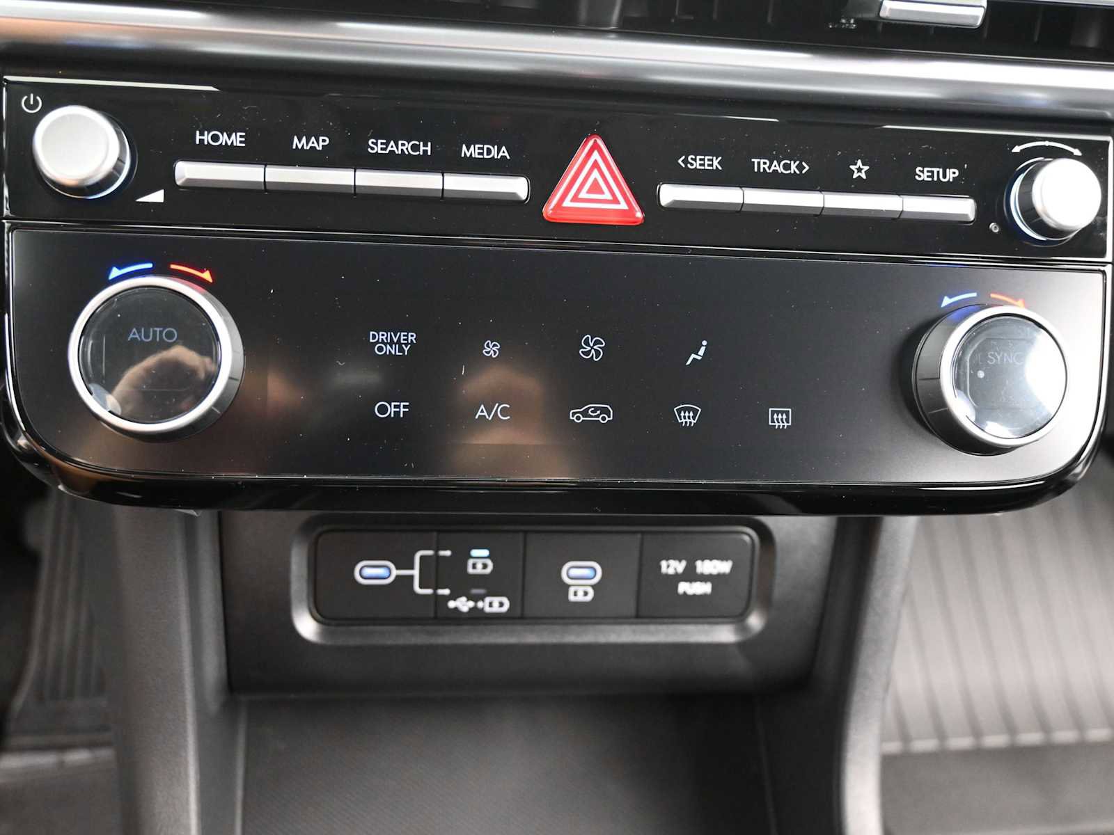 New 2026 Hyundai Tucson Blue SE image 18