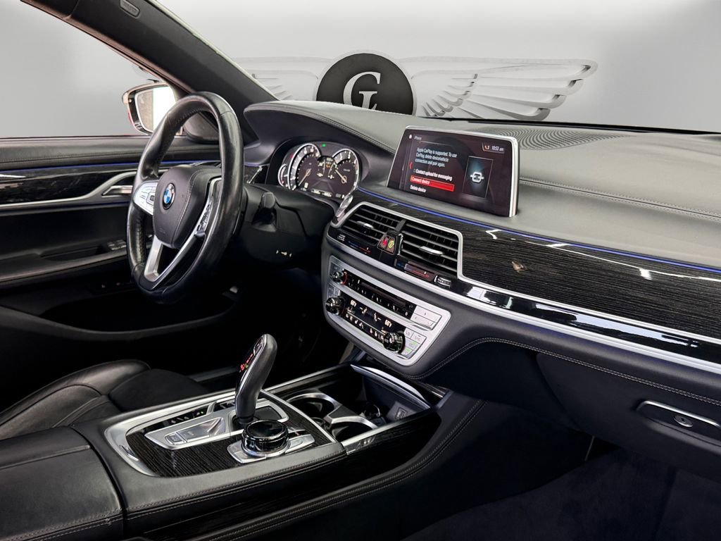 Used 2019 BMW 750i image 16