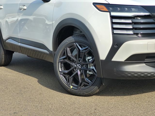 New 2026 Nissan Kicks SR image 2