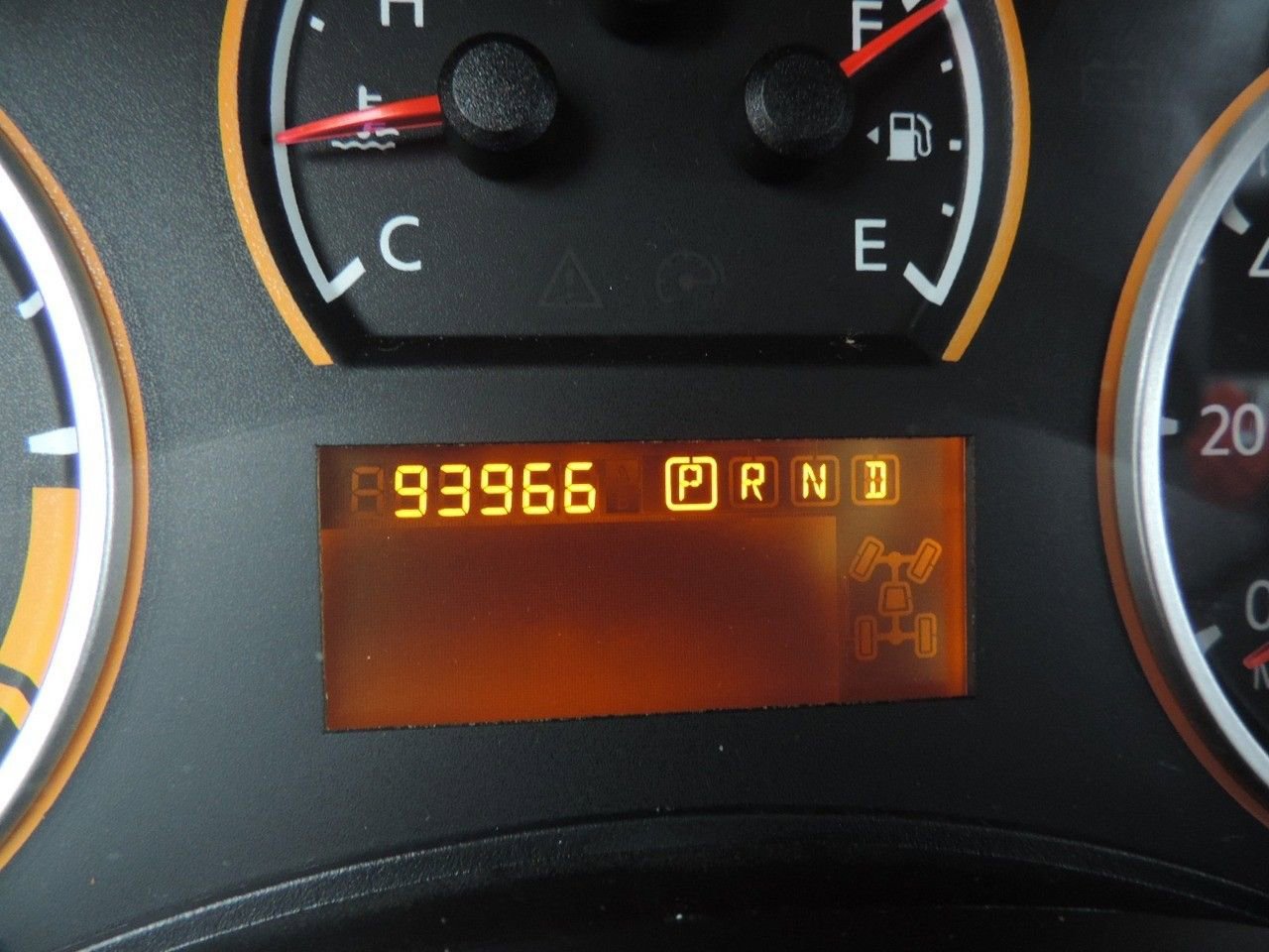 Used 2012 Nissan Armada SV image 28