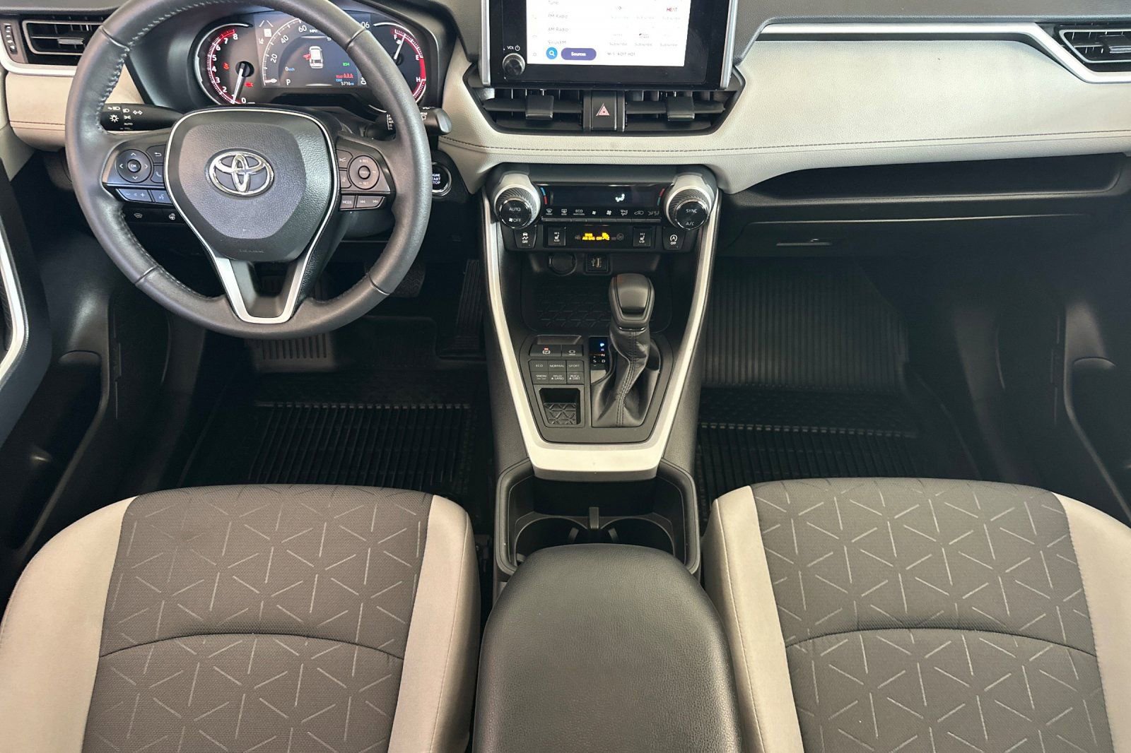 Used 2024 Toyota RAV4 XLE w/ Weather Package image 10