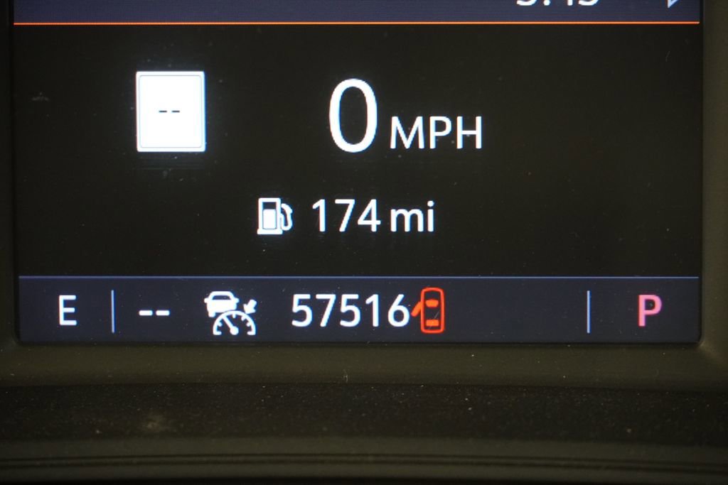 Used 2018 Buick Regal Essence w/ Driver Confidence Package #1 image 4