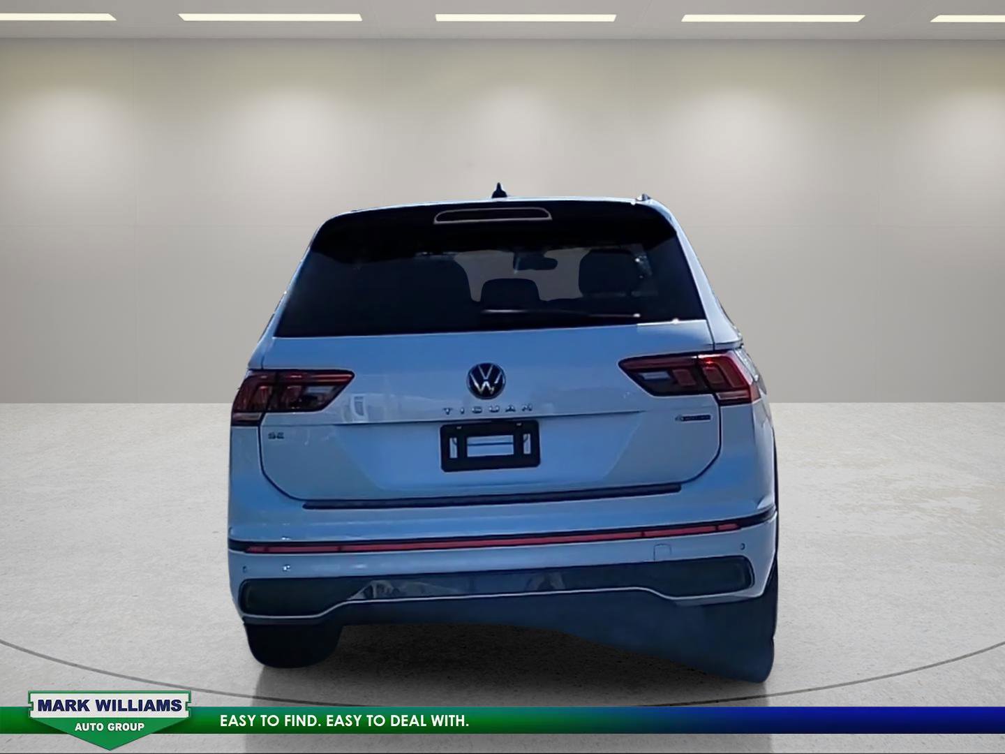 Used 2024 Volkswagen Tiguan SE R-Line AWD/4WD image 5