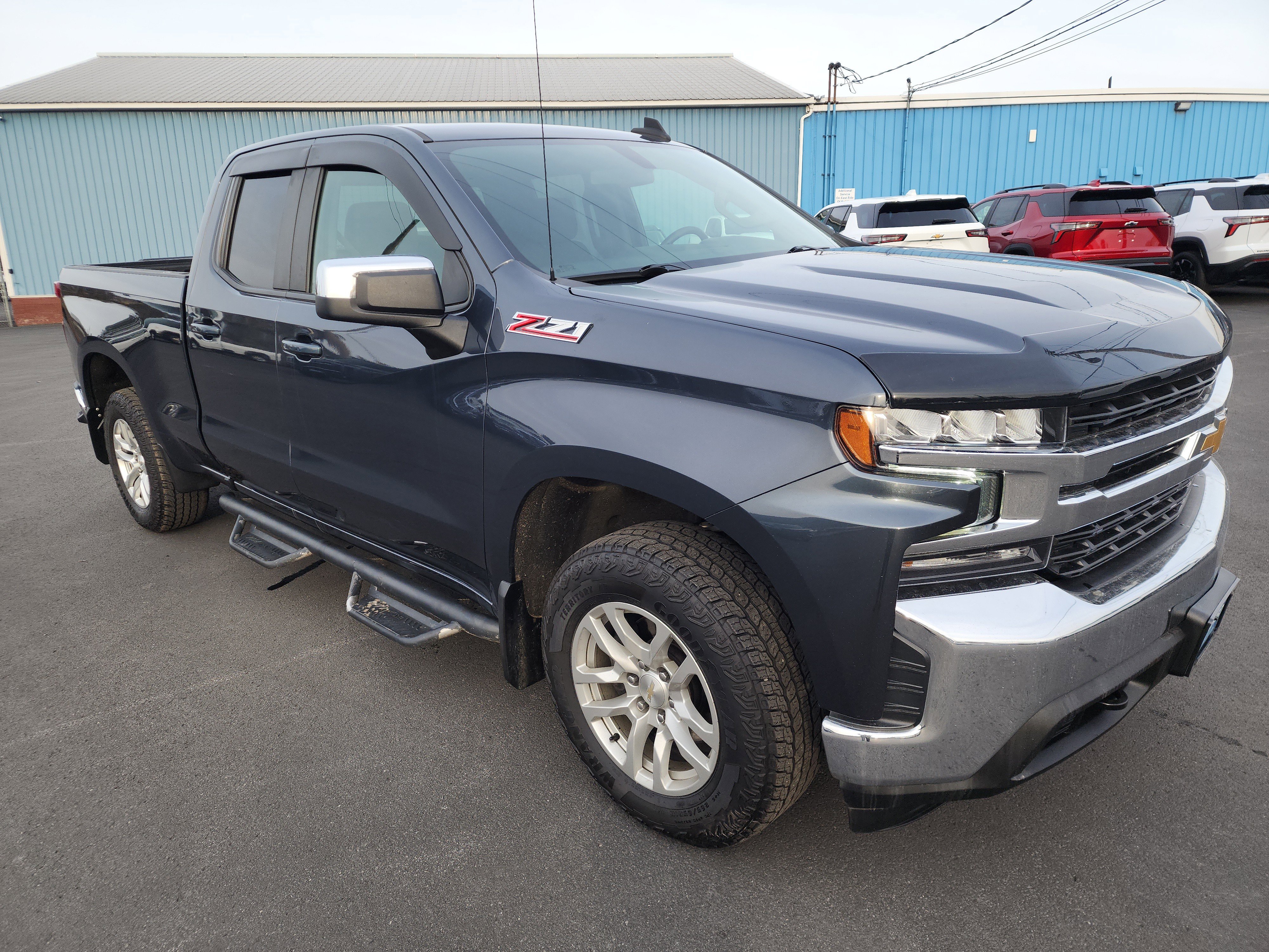 Used 2022 Chevrolet Silverado 1500 LT image 2
