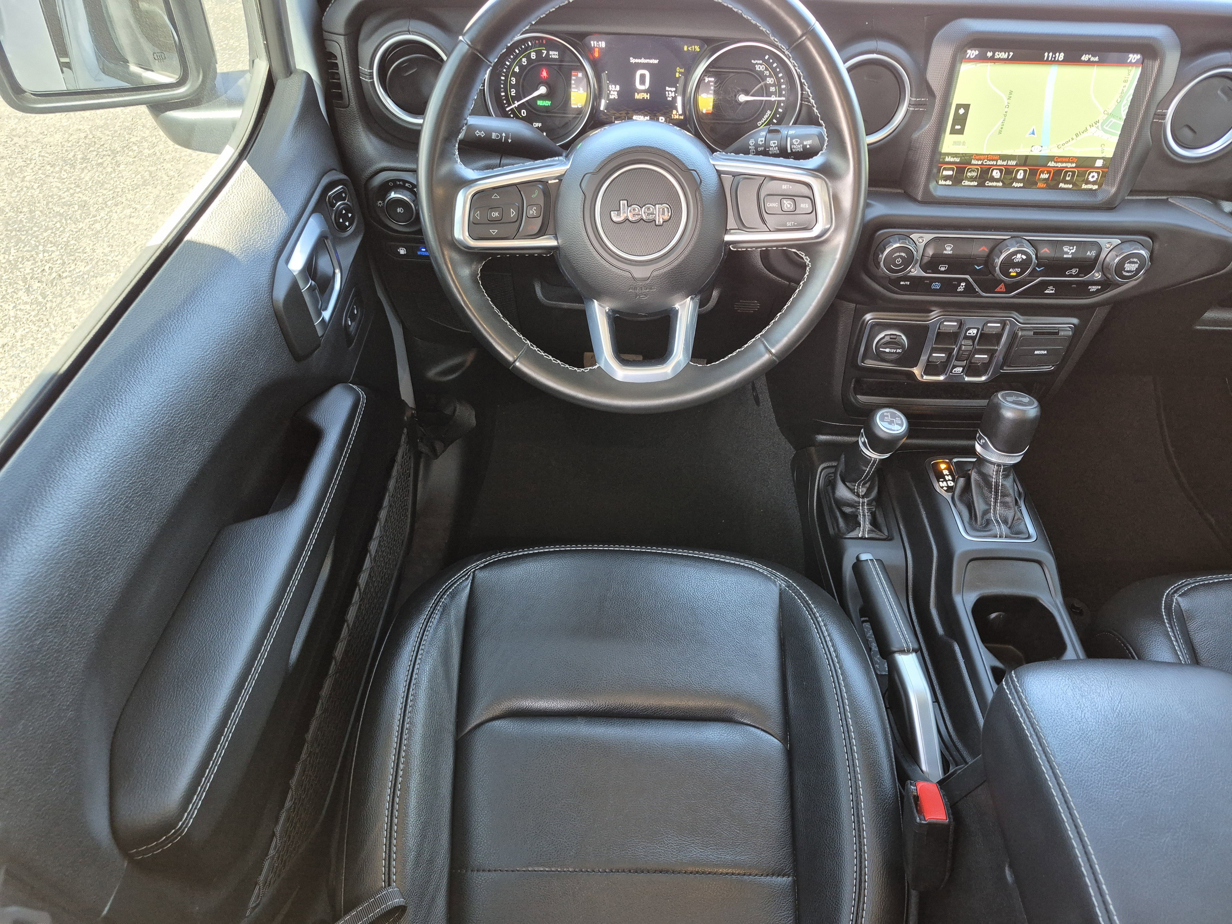 Used 2022 Jeep Wrangler Unlimited Sahara AWD/4WD image 31