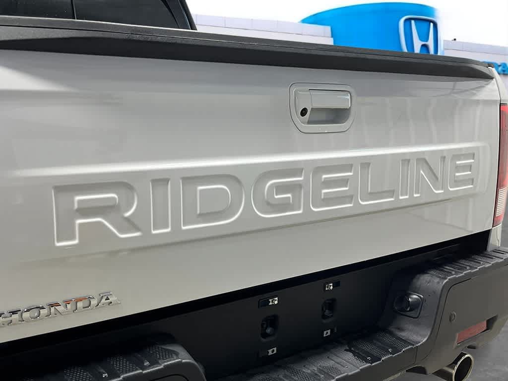 New 2026 Honda Ridgeline Black Edition image 6
