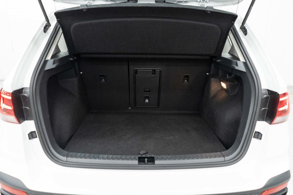Used 2023 Volkswagen Taos S w/ Driver Assistance Package AWD/4WD image 28