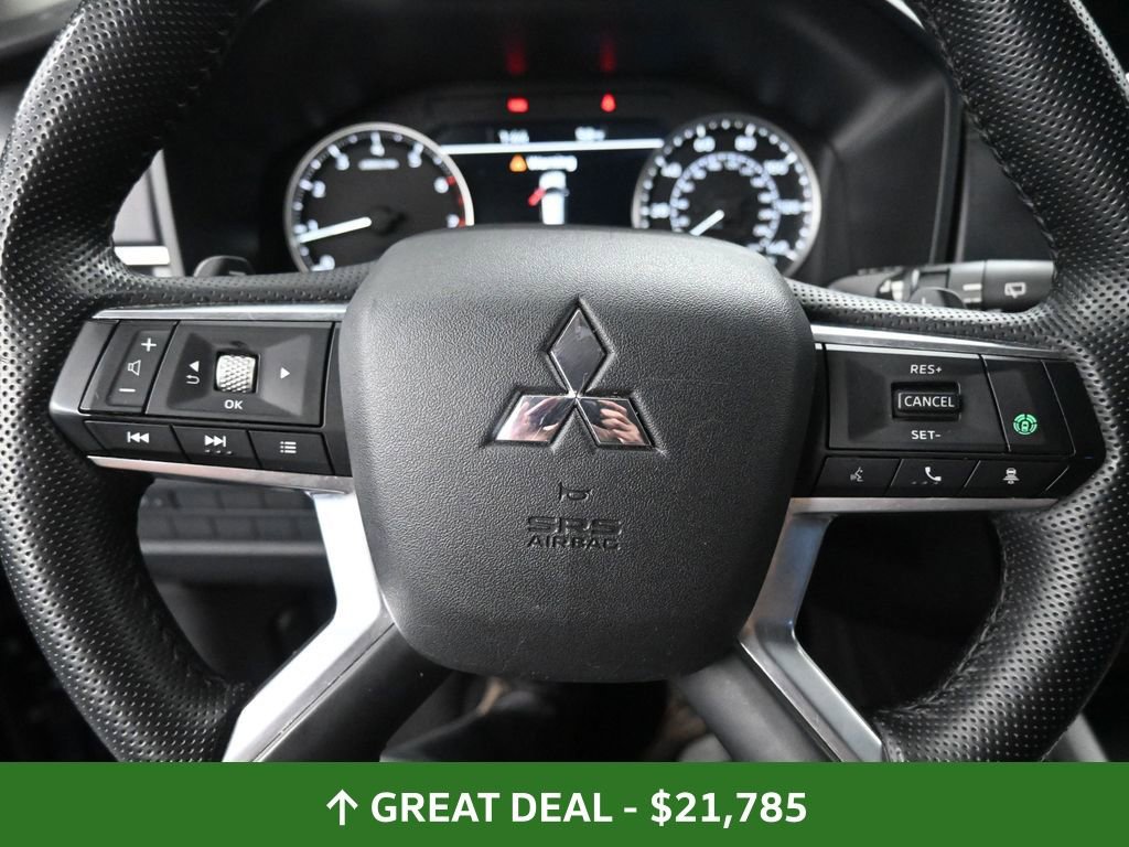 Used 2024 Mitsubishi Outlander SE image 38