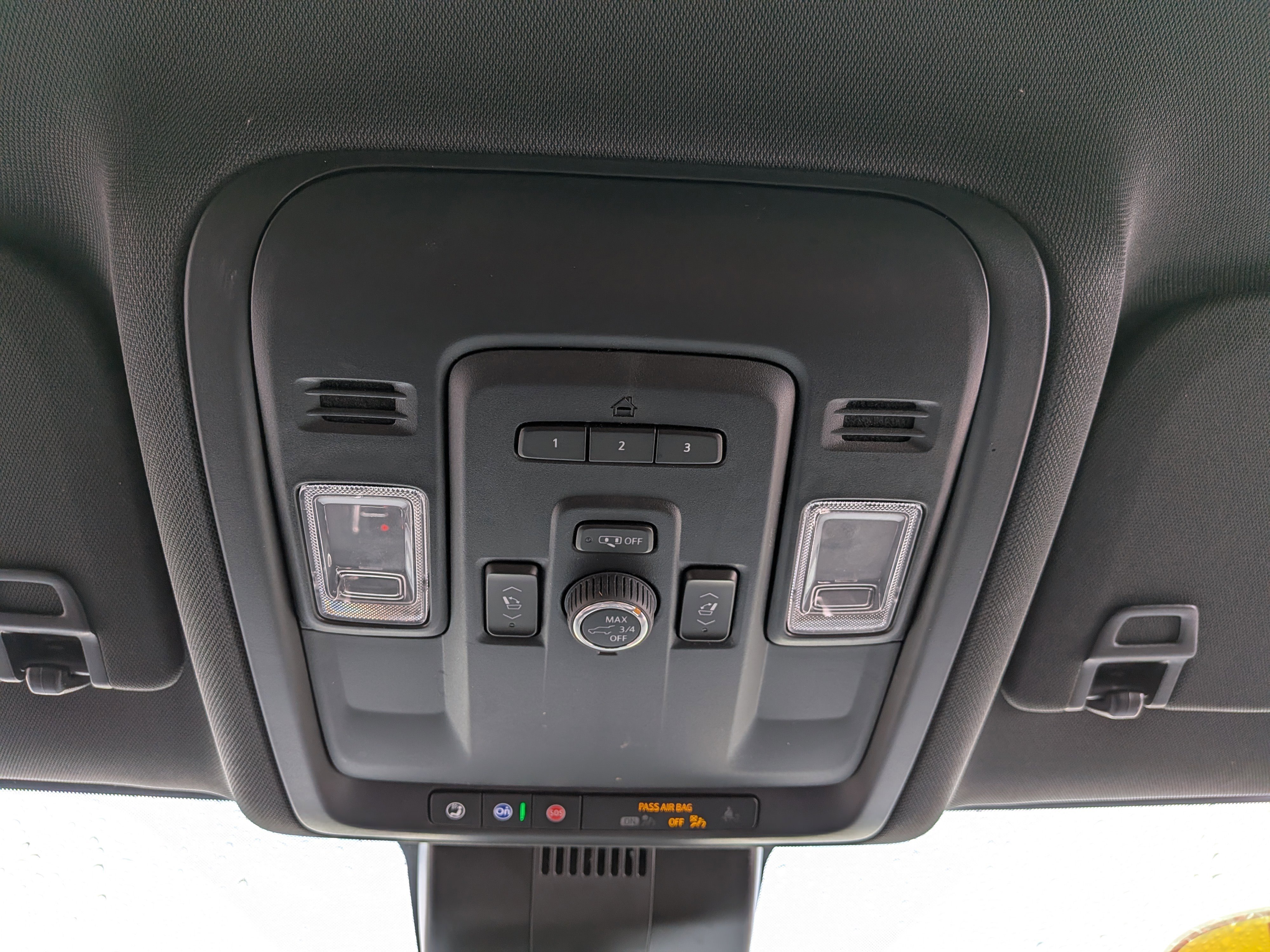 Used 2024 Chevrolet Suburban LT w/ Luxury Package image 33