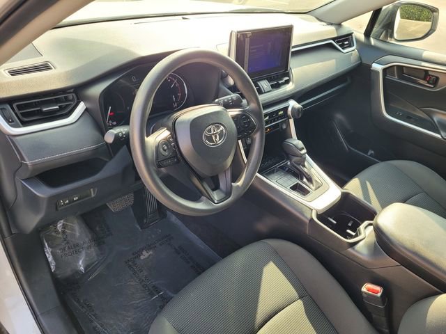 Used 2024 Toyota RAV4 LE image 7